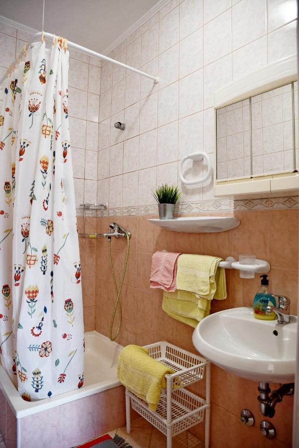 Apartmani Novotny Plavi Banjol Buitenkant foto