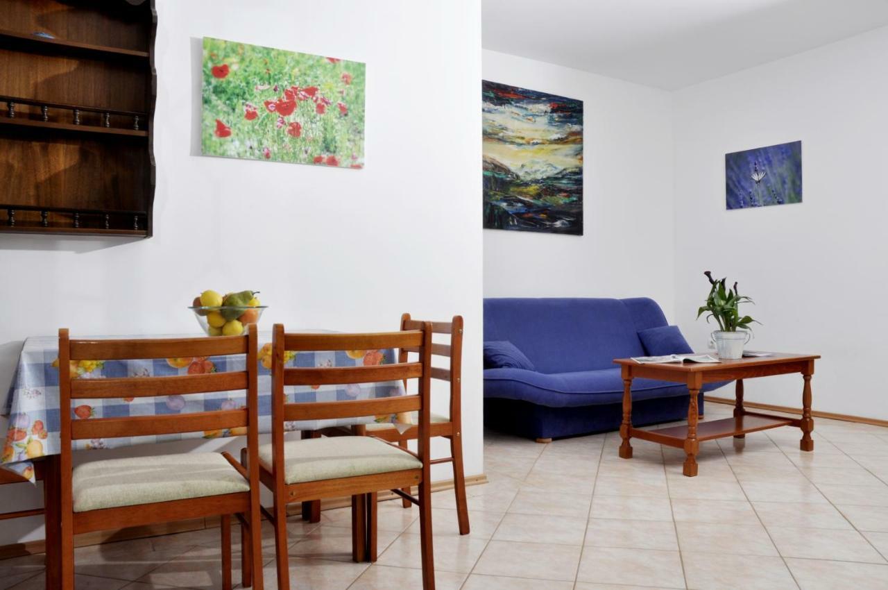 Apartmani Novotny Plavi Banjol Buitenkant foto